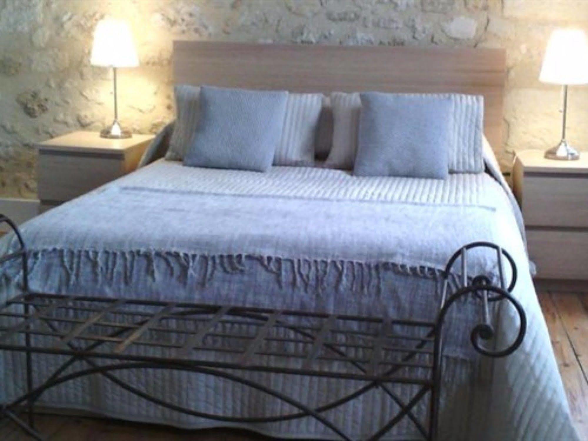 La Maison Colline Saint-Emilion Exterior photo